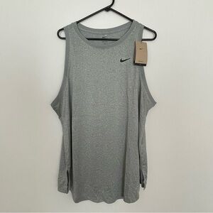 Nike Gray Relaxed Fit Sleeveless plus Size Tank